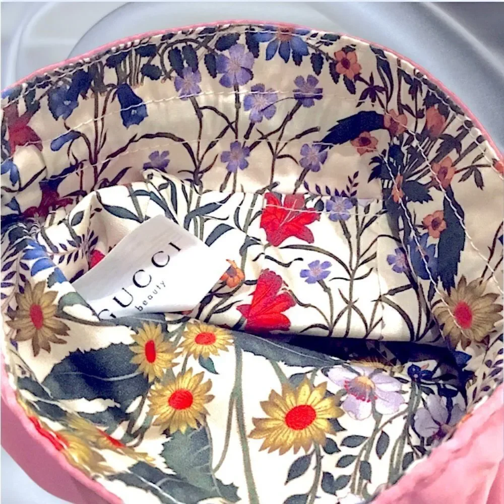 GUCCI FLORAL DRAWSTRING COSMETIC BAG ROUND POUCH